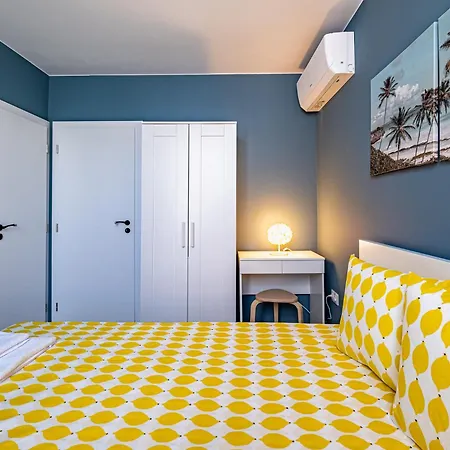 Linda Cosy Getaway *